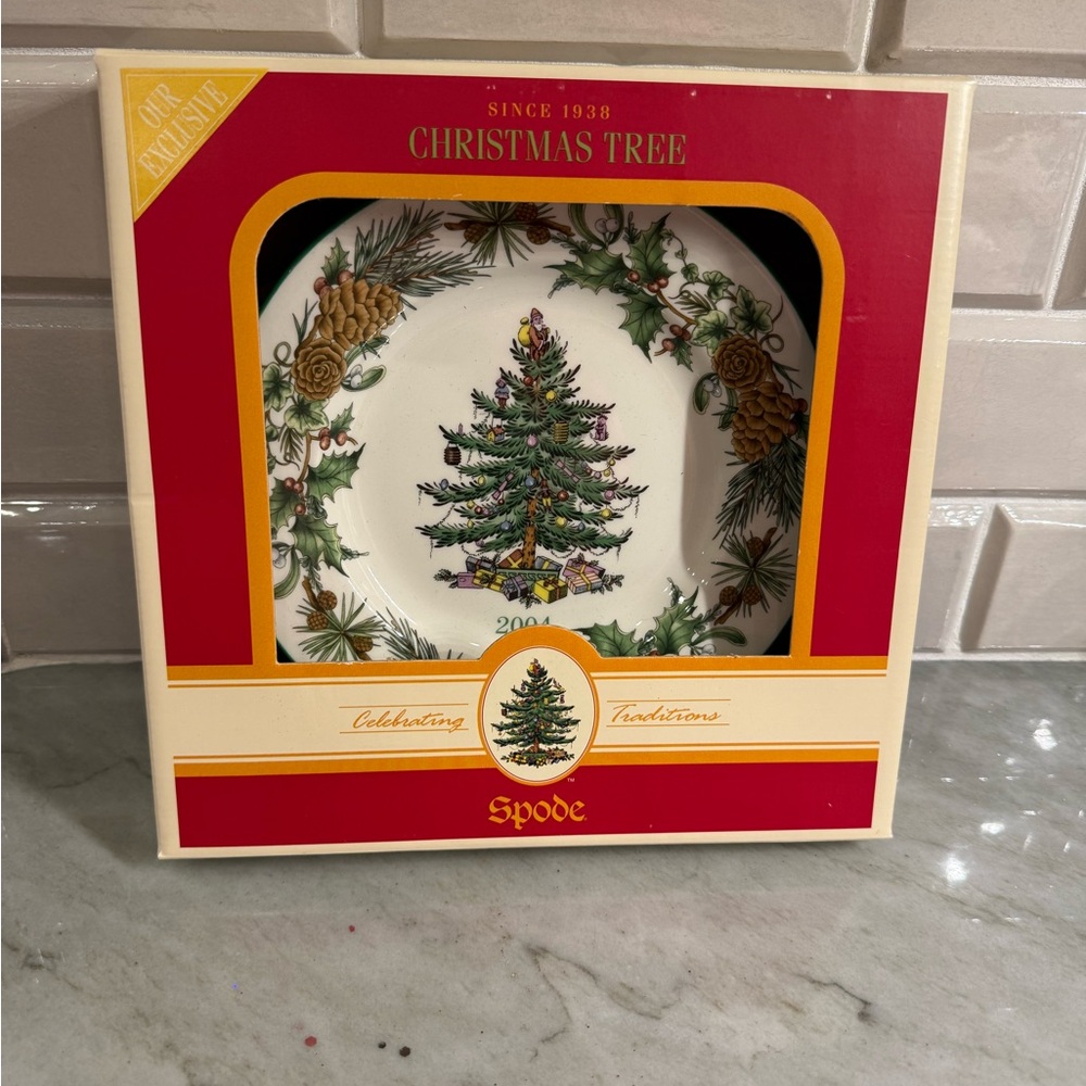 Spode Christmas Tree Plate with Green and Gold Accents